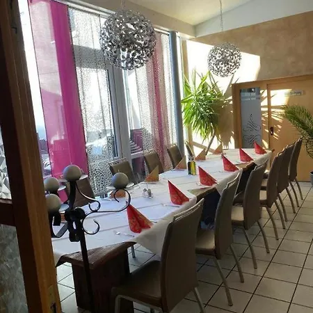 Restaurant Zum Wendelwirt 호텔 3*